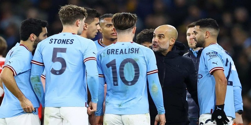 Pep Guardiola đã xây dựng Manchester City theo con đường của Barcelona nhưng hoàn thiện hơn