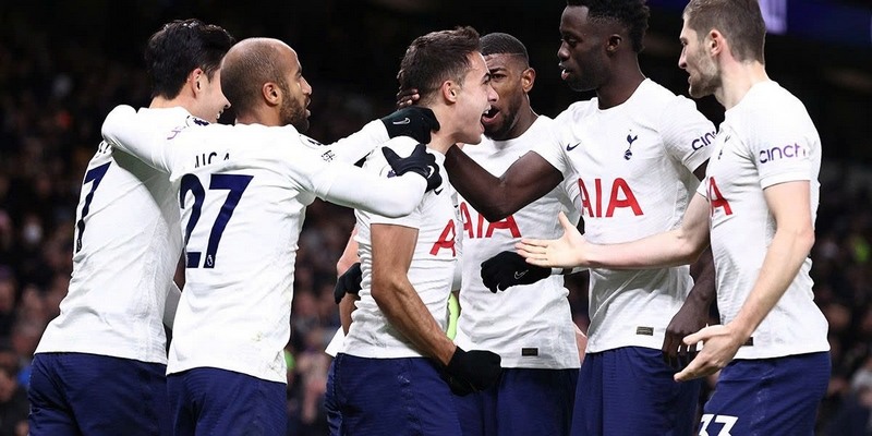 CLB Tottenham Hotspur vẫn đang trên con đường chinh phục nước Anh